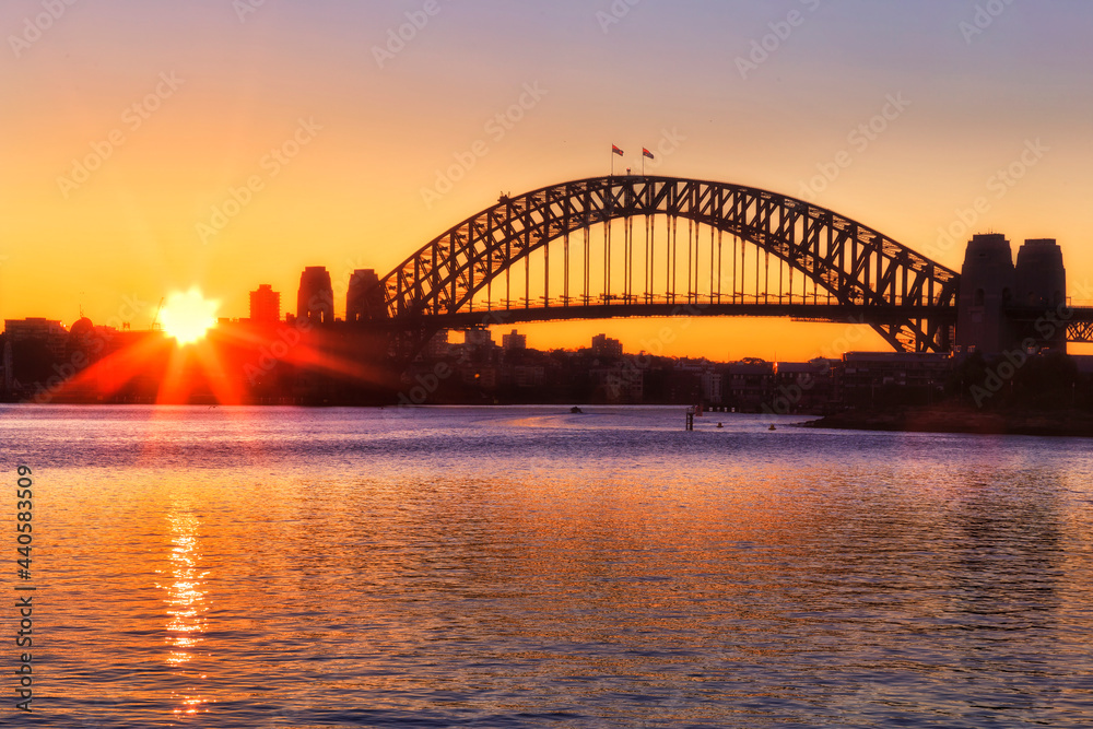 Naklejka premium Sydney Balmain Bridge Sun star