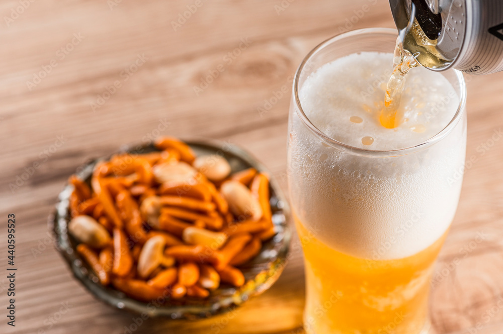 ビール ビールと柿ピー ビール ビールと柿ピー