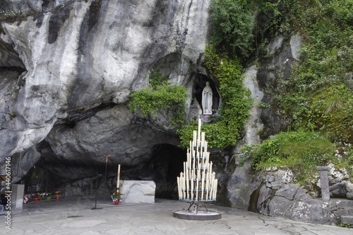 Murais de parede La grotte de Lourdes
