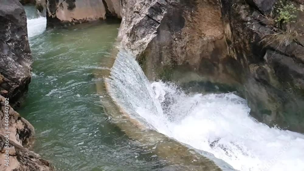 Barranco de Bolulla o Estret de les Penyes en plena crecida por lluvias torrenciales.