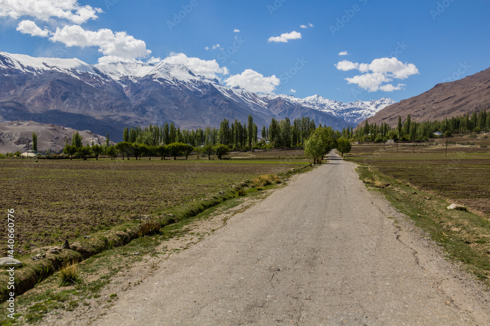 Fototapeta premium Road in Wakhan valley, Tajikistan