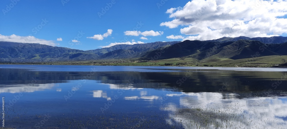 Fototapeta premium Dique La Angostura, El Mollar, Tucumán, Argentina