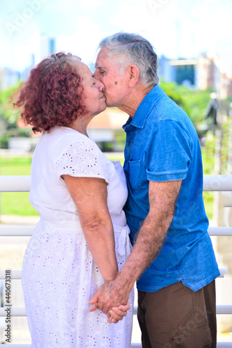 couple kissing, National Day of the Elderly, International Day of the Third Age, s3nior life © liligluck