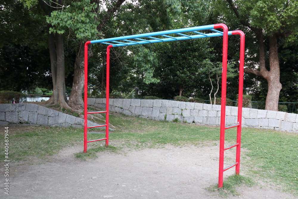 日本の公園の遊具 うんてい 日本の公園の遊具 うんてい