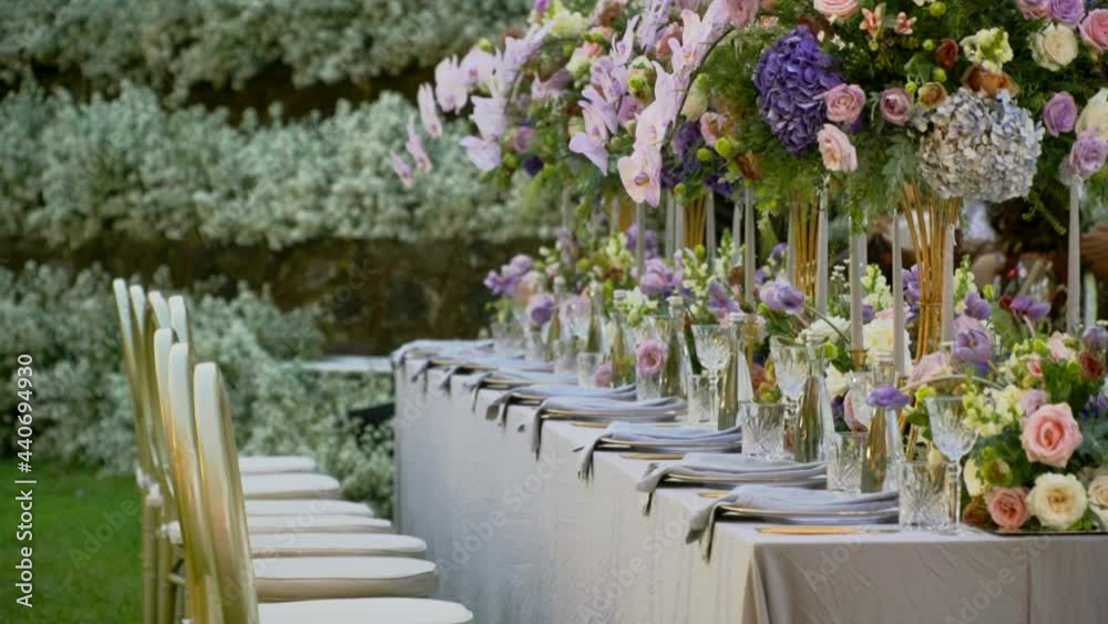 Festive table decor. Fine Dining Restaurant. Luxury wedding, party, birthday. Wedding reception dinner decorations. Festive table decor. Fine Dining Restaurant. Luxury wedding, party, birthday. Wedding reception dinner decorations.