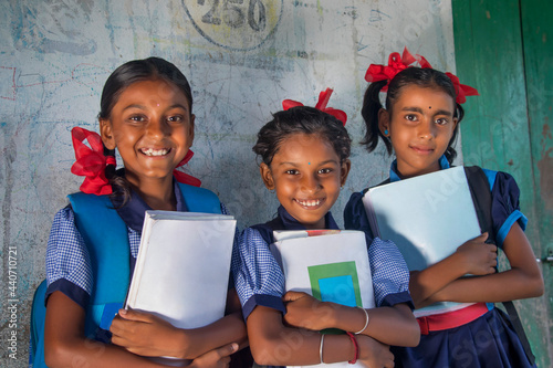 Fotografija Indian Rural School Girls Kids Holding Books Standing in School