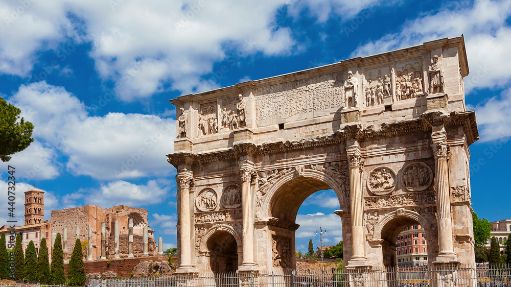 Arch of Constantine and Temple of Venus ancient ruins in the center of Rome