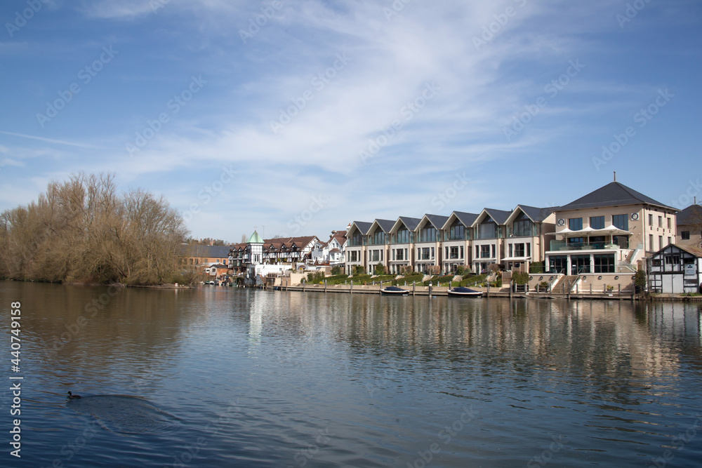 Buildings and boats along the Thames at Maidenhead in the UK