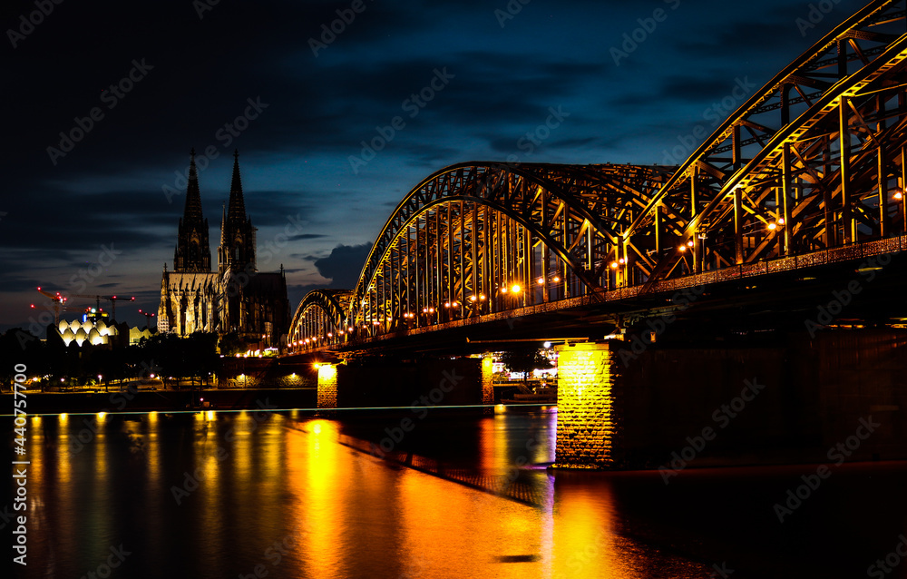 Fototapeta premium Köln bei Nacht