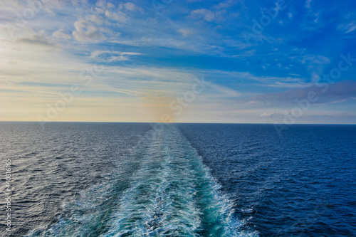 Ausblick von einem Kreuzfahrtschiff in der Nordsee © A.-K. Brinkmeier