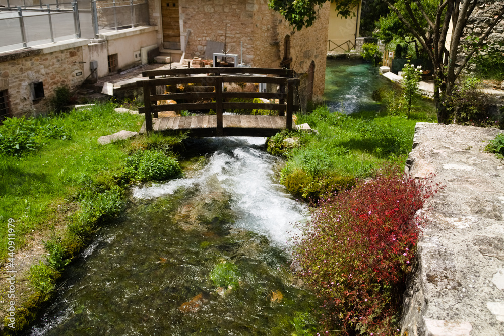 Obraz premium Rasiglia borgo antico in umbria