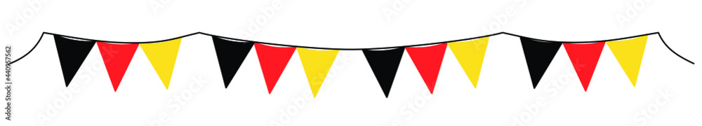 Wimpelkette in den Farben Schwarz, Rot und Gold isoliert auf weiß. Wimpelkette in den Farben Schwarz, Rot und Gold isoliert auf weiß.