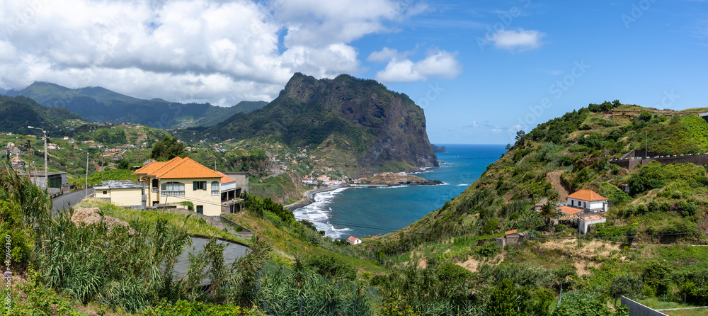 Fototapeta premium Panorama de Porto da Cruz à Madère