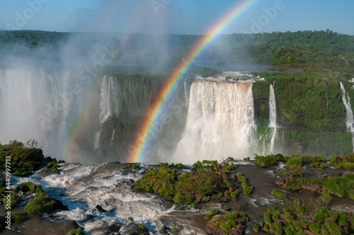 Cataratas do Igua  u em Foz do Igua  u. Divisa entre Brasil e Argentina e uma das sete maravilhas do mundo natural. 