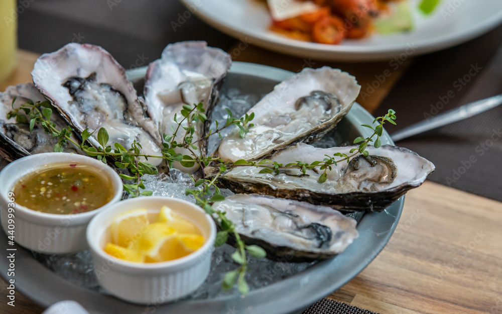 Fresh Oyster With Dipping Sauce