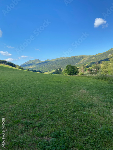 Balade en montagne l'été © MAUREEN