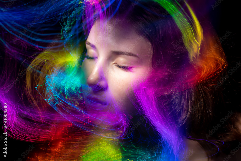 lightpainting portrait, new art direction, long exposure photo without photoshop, light drawing at long exposure
lightpainting portrait, new art direction, long exposure photo without photoshop, light drawing at long exposure