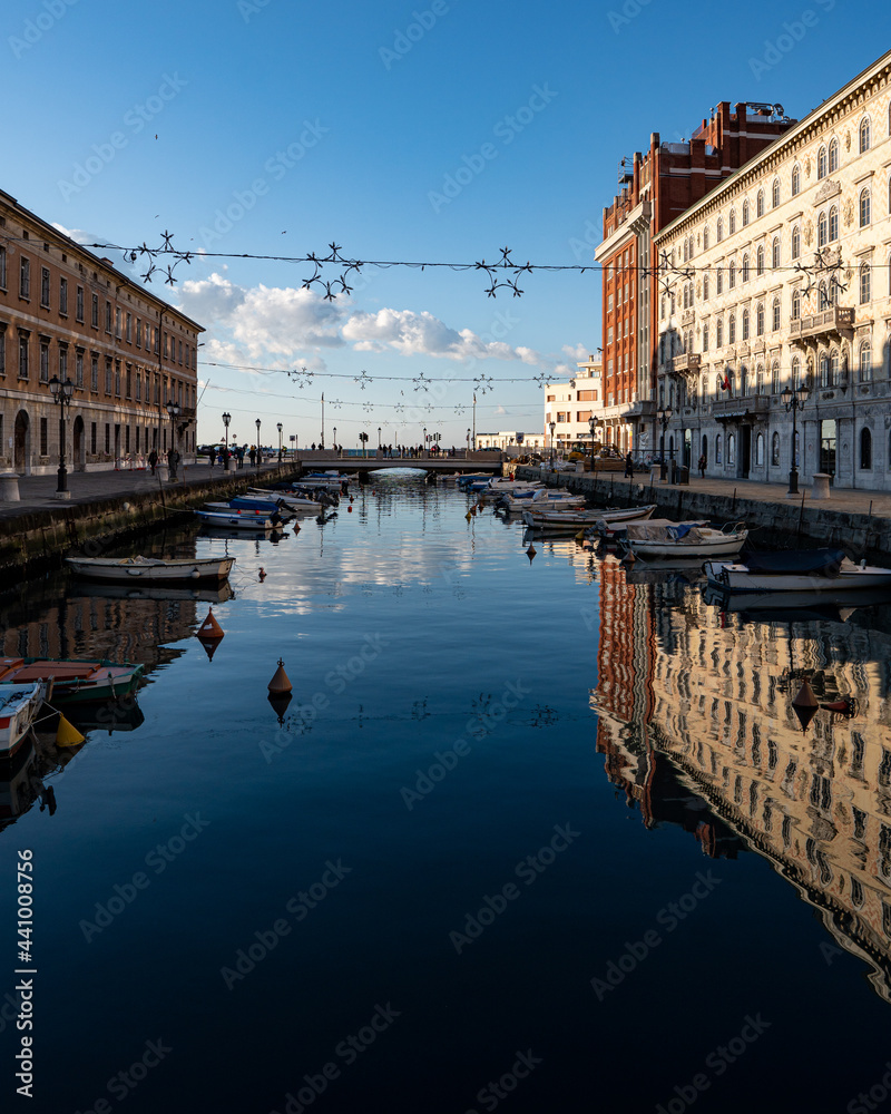 Naklejka premium Kanale Grande in Triest