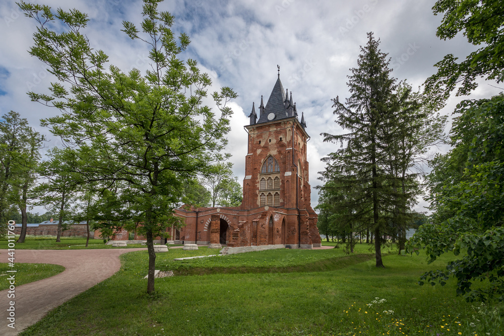 Naklejka premium pavilion Chapelle Tower in the Alexander Garden in the city of Pushkin in the summer