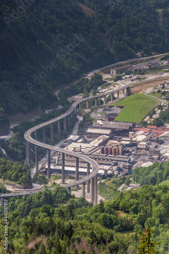 Passy et le viaduc des Egratz en Haute-Savoie photo