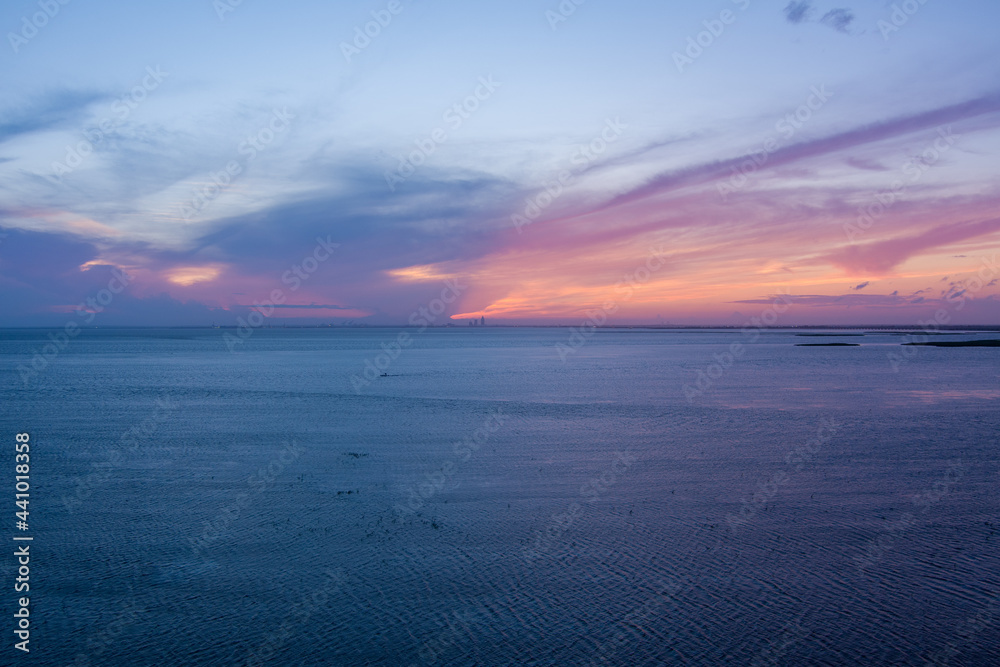 Obraz premium Sunset over Mobile Bay 