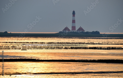 Leuchtturm Westerheversand am Abend photo