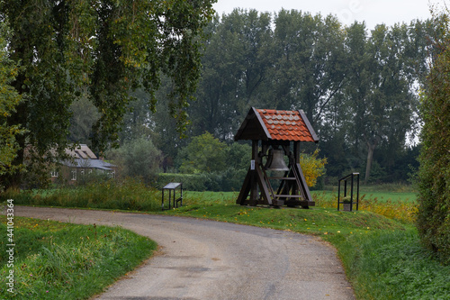 war monument photo