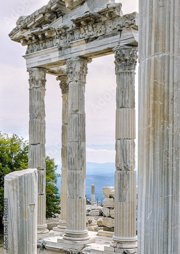 Pergamum ruins photo