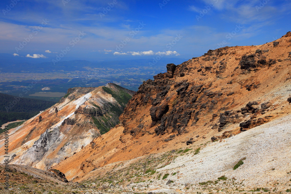 Mt.Tokachi, Mt.Furano 晴天下の十勝岳からふらの岳縦走