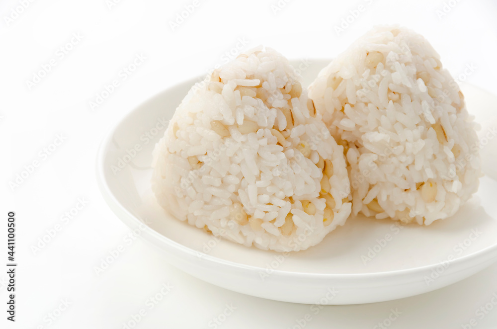 もち麦ご飯のおむすび もち麦ご飯のおむすび