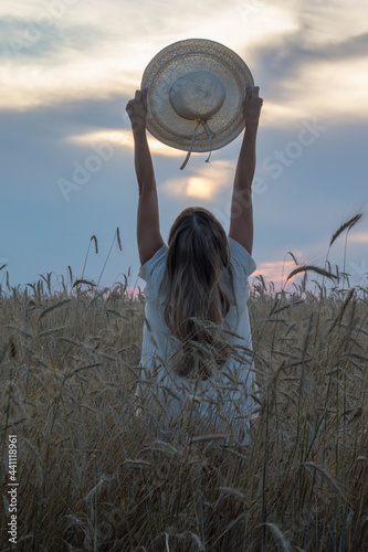 walk in the field, good life