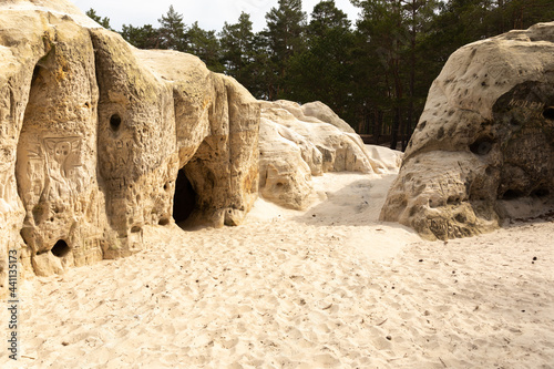 Sandsteinhöhlen bei Blankenburg