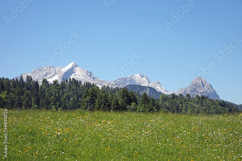 Alpspitze, Zugspitze und Großer Waxenstein © Klaus Eppele