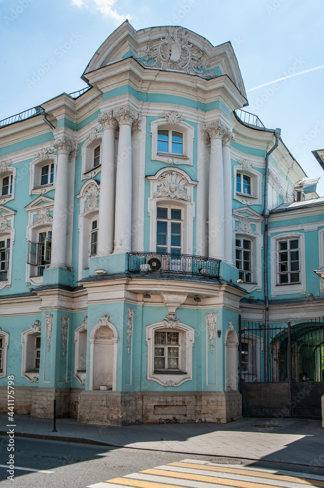 The unique building of the Apraksin-Trubetskoy Palace is a monument to the forever-bygone Baroque era, as well as too many famous figures of Russian culture who visited this palace.       