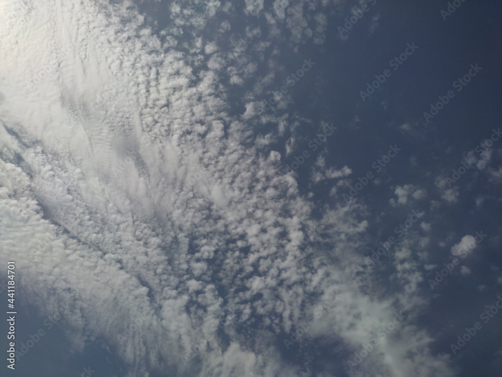 Fototapeta premium water flowing into the water