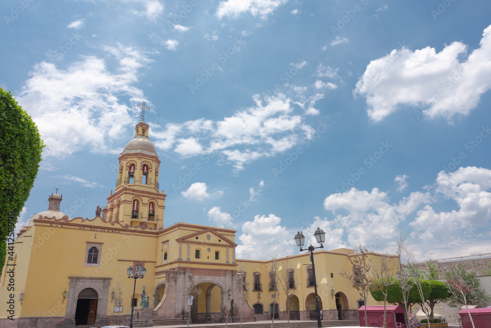 Queretaro church, downtown, mexican religious architecture, spanish architecture in mexico, summer day, blue sky with clouds