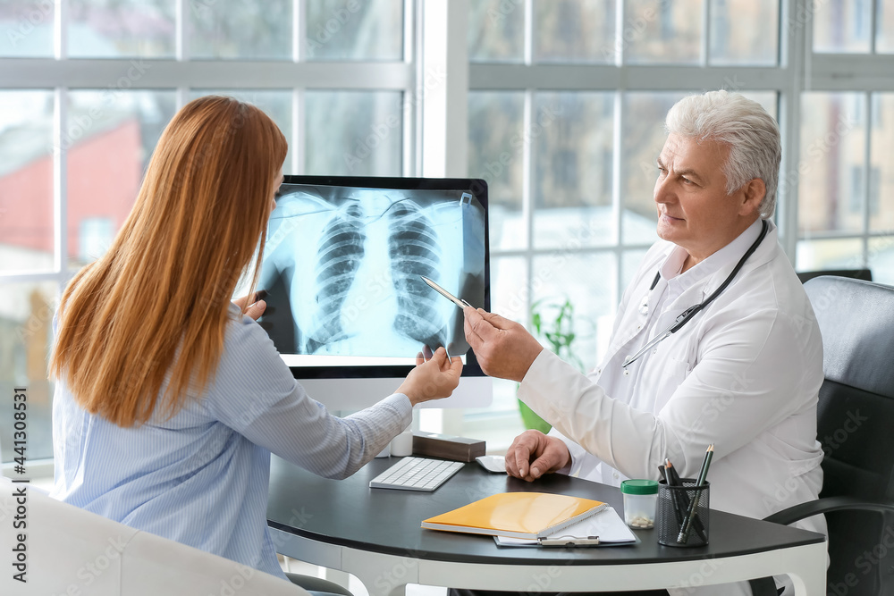 Fototapeta premium Patient visiting pulmonologist in clinic