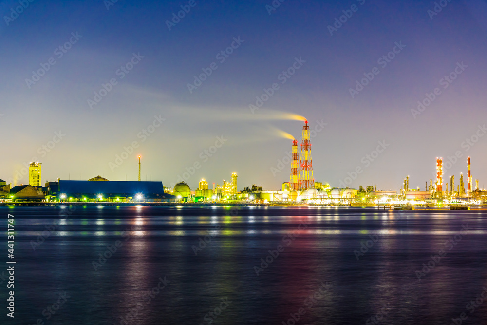 堺泉北臨海工業地帯の夜景。高石市側から撮影した工場夜景