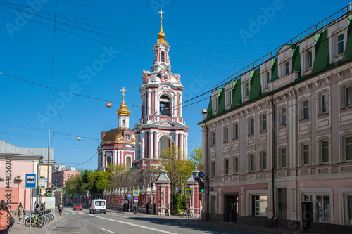 The church of Nikita the Martyr was built in the Baroque style and has remained unchanged to this day. The architecture of the temple feels the approach of the classical era. 