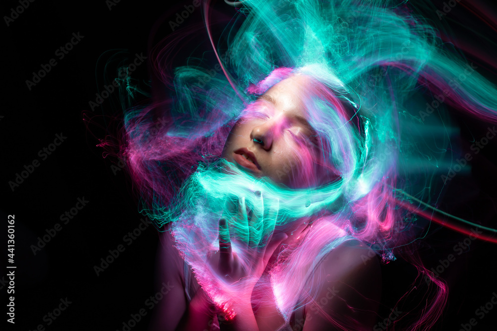 lightpainting portrait, new art direction, long exposure photo without photoshop, light drawing at long exposure
lightpainting portrait, new art direction, long exposure photo without photoshop, light drawing at long exposure