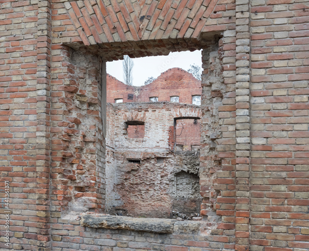  Abandoned warehouses (Paramonovskie) in Rostov-on-Don (1883)