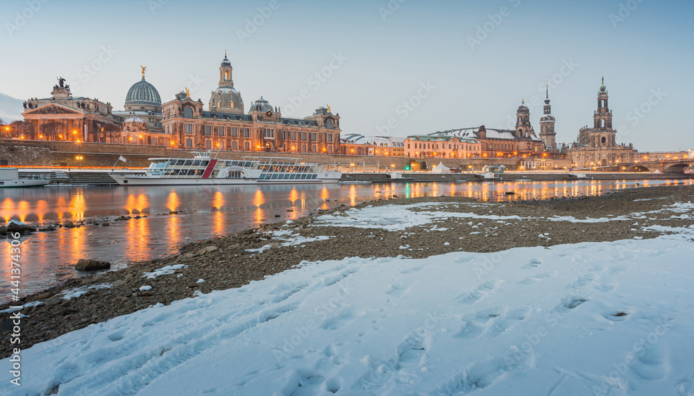 Fototapeta premium Dresden old town city and Elbe River, Dresden, Germany