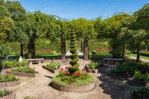 Fototapeta Naklejka Na Ścianę i Meble -  View of part of the castle park in Arcen / Niederlnade with blooming roses 