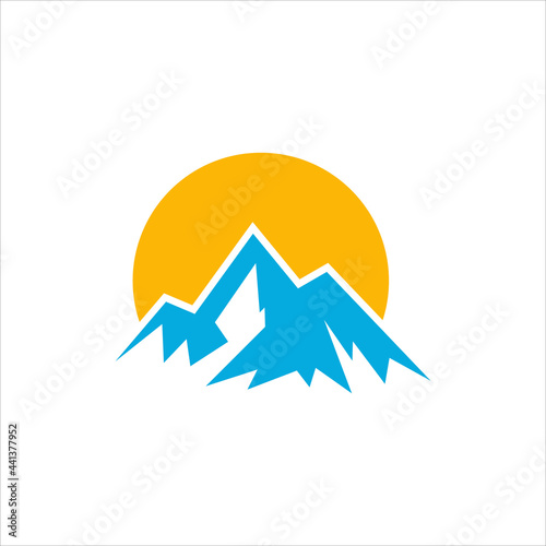 Mountain Adventure logo template.Vector illustratio 
