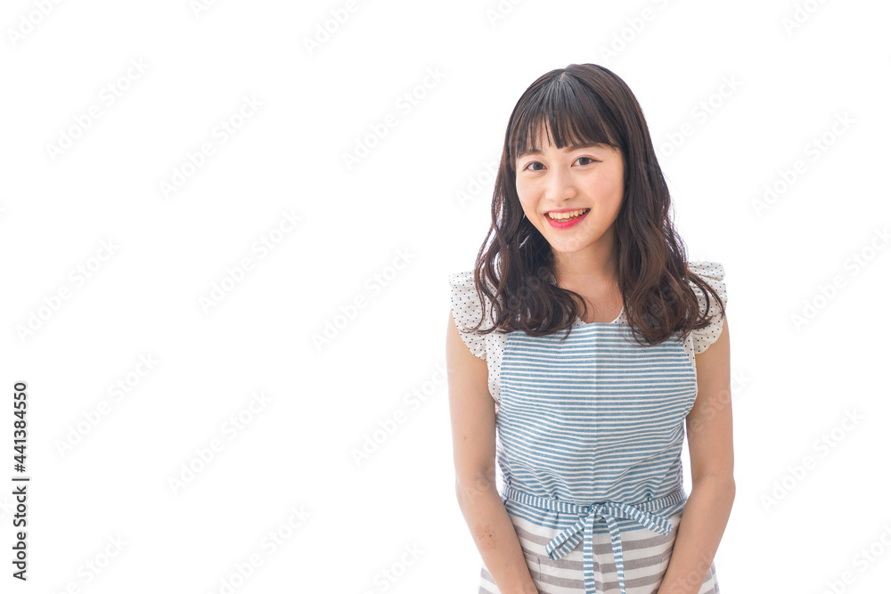 コーヒー豆を持つ若い女性