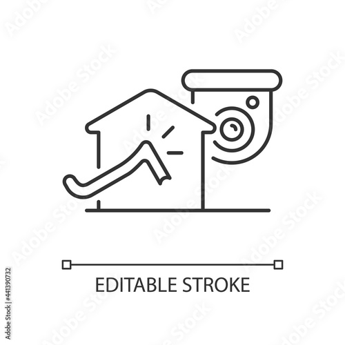 Avoiding house intrusion with CCTV system linear icon. Burglaries prevention. House robbery. Thin line customizable illustration. Contour symbol. Vector isolated outline drawing. Editable stroke