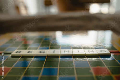 begining, napis z liter scrabble
