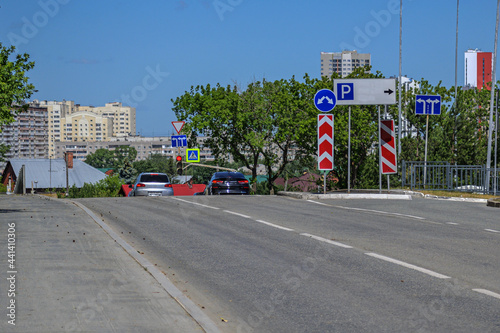 The road leading to the city on a summer day © vladimir subbotin