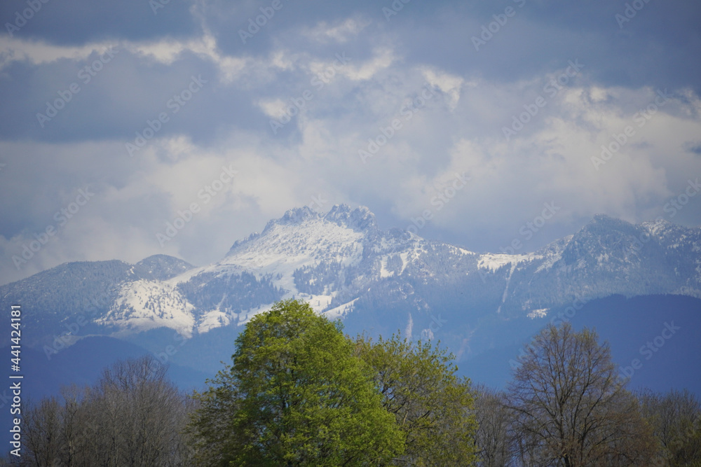 Schönes Bruckmühl: Blick auf die Kampenwand Schönes Bruckmühl: Blick auf die Kampenwand