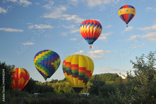 hot air balloons © Jim Lozouski